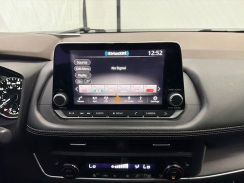 Used 2023 Nissan Rogue SV w/ SV Premium B Package image 30