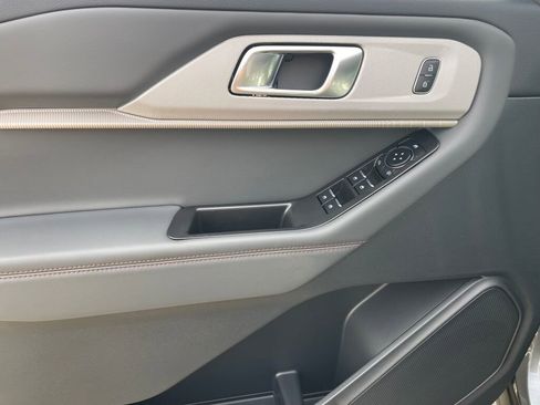 New 2026 Ford Explorer Active w/ Active Comfort Package image 7