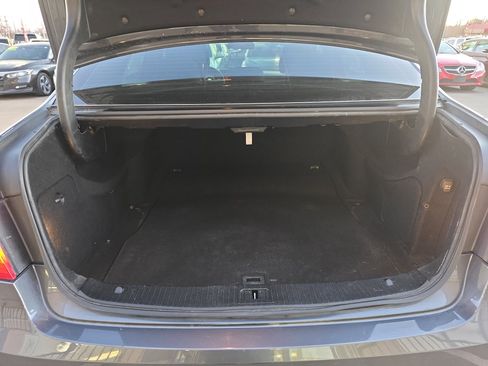 Used 2013 Mercedes-Benz E 350 Sedan image 29