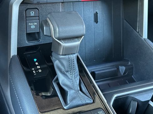 Used 2024 Toyota Tundra Limited image 21