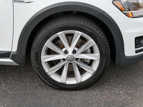 Used 2019 Volkswagen Golf Alltrack SE image 15