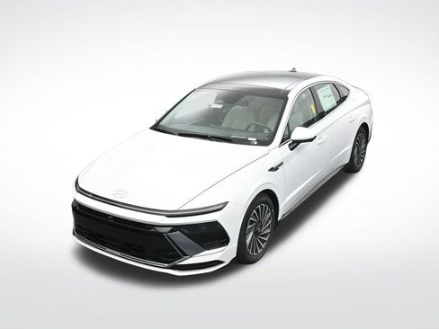 New 2026 Hyundai Sonata Limited FWD image 18