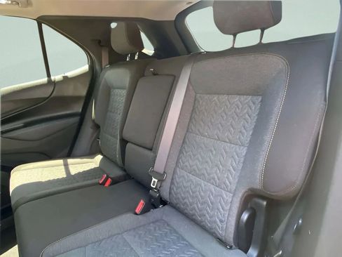 Used 2022 Chevrolet Equinox LT w/ Driver Convenience Package image 34