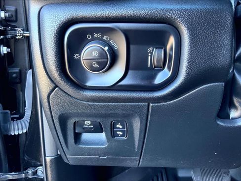 Used 2024 RAM 1500 Lone Star image 33