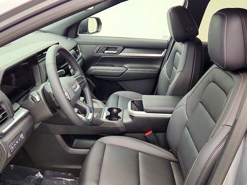 Used 2026 GMC Terrain Elevation w/ Elevation Premium Package FWD image 12