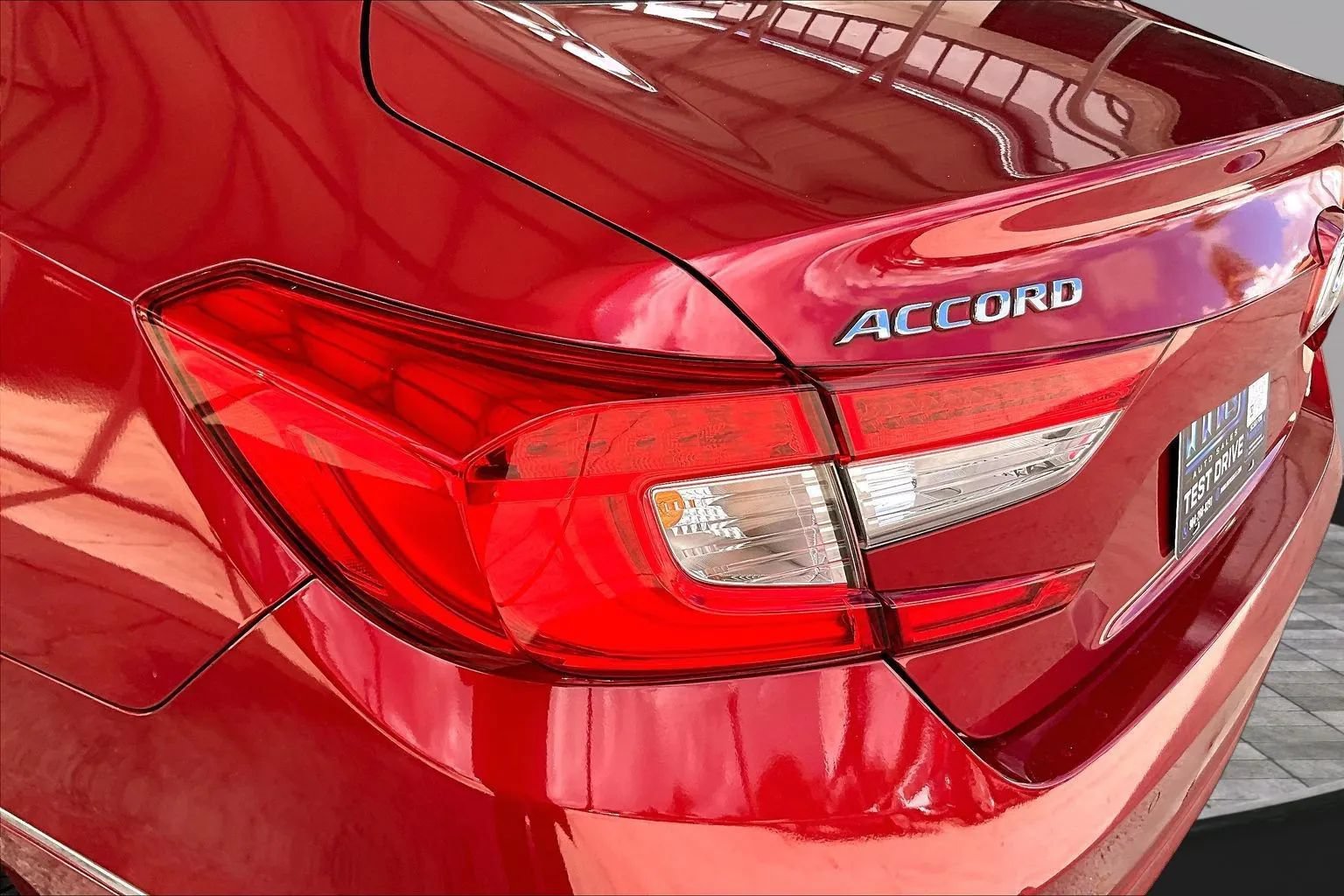 Used 2018 Honda Accord Touring image 20