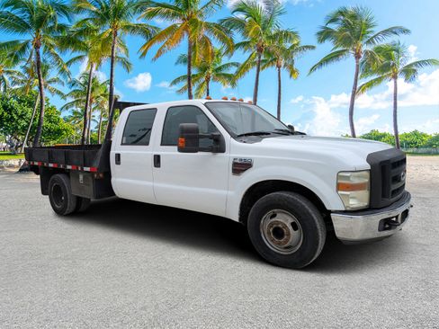 Used 2009 Ford F350 XL image 2