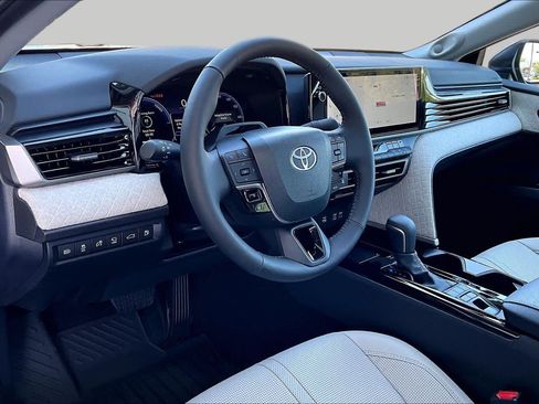 Used 2026 Toyota Camry XLE w/ Premium Plus Package AWD/4WD image 18