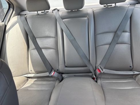 Used 2017 Honda Accord EX-L image 9