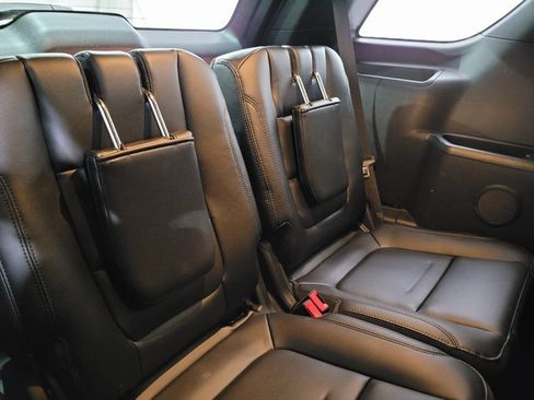 Used 2017 Ford Explorer XLT w/ Equipment Group 202A image 59