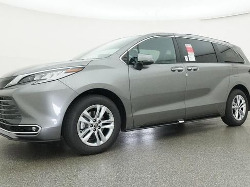 New 2026 Toyota Sienna Limited FWD image 17