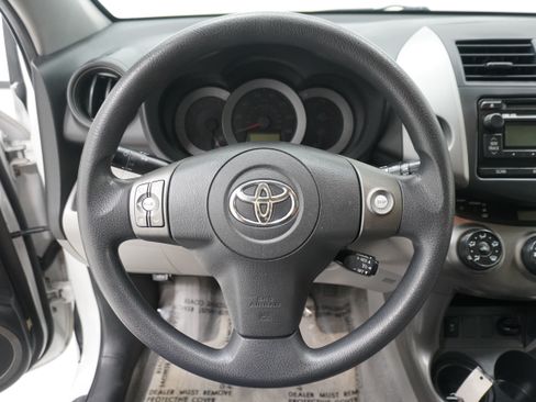 Used 2012 Toyota RAV4 FWD w/ Upgrade Value Pkg image 13