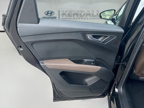 Used 2024 Audi Q4 e-tron Prestige image 23