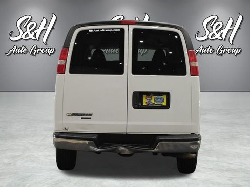 Used 2016 Chevrolet Express 3500 LT w/ LT Preferred Equipment Group RWD image 18