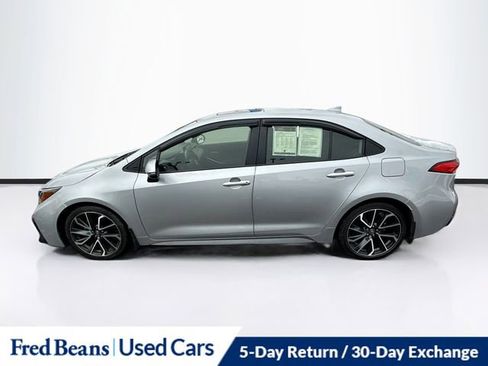 Used 2022 Toyota Corolla SE w/ SE Premium Package image 4