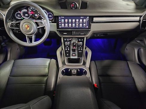 Used 2022 Porsche Cayenne Platinum Edition AWD/4WD image 19