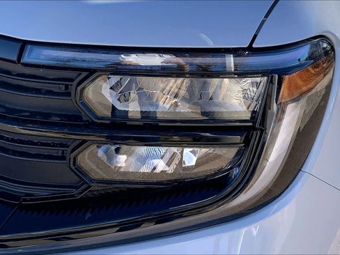 New 2025 Ford Expedition Active image 13