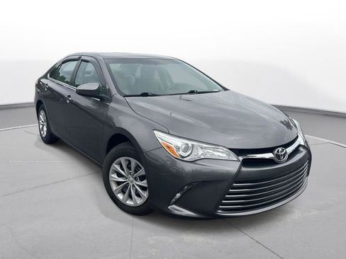Used 2016 Toyota Camry LE FWD image 4