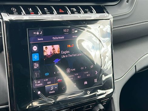 New 2025 Jeep Grand Cherokee Altitude image 15