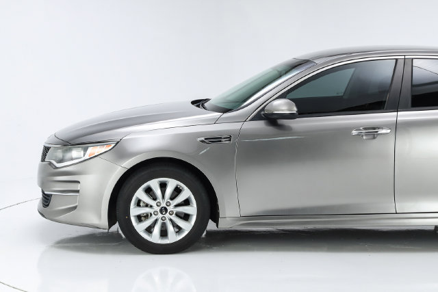 Used 2018 Kia Optima LX w/ Convenience Package FWD image 3