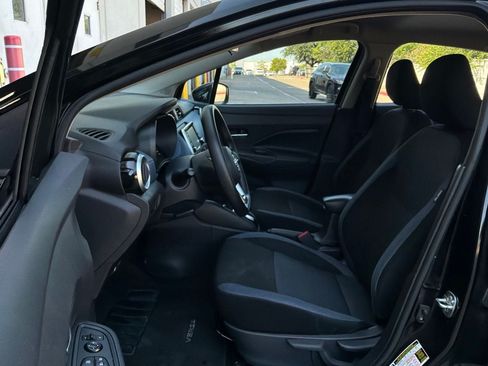 Used 2025 Nissan Versa SV FWD image 10