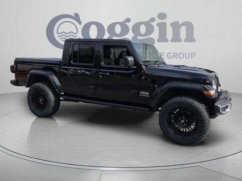 Used 2020 Jeep Gladiator Overland w/ LED Lighting Group AWD/4WD image 7