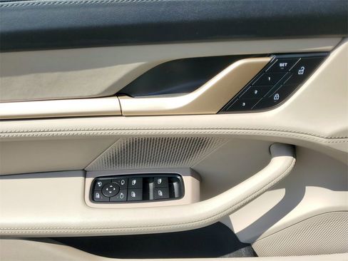 Used 2023 Porsche Taycan 4S image 7