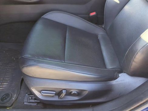 Used 2024 Toyota Prius XLE FWD image 11