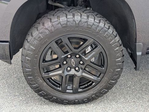 Used 2022 Chevrolet Silverado 1500 Custom Trail Boss AWD/4WD image 15