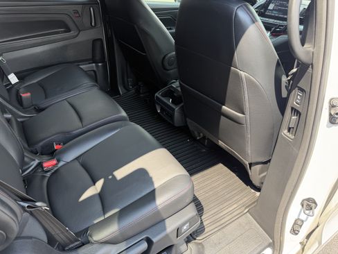 Used 2023 Honda Odyssey Sport image 17