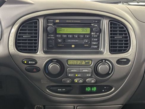 Used 2002 Toyota Sequoia Limited RWD image 18