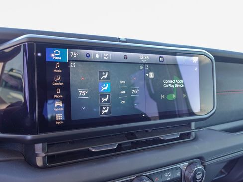 Used 2025 Jeep Wrangler Unlimited Rubicon image 18