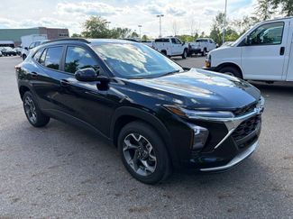 Used 2024 Chevrolet Trax LT w/ Sunroof Package FWD video 2