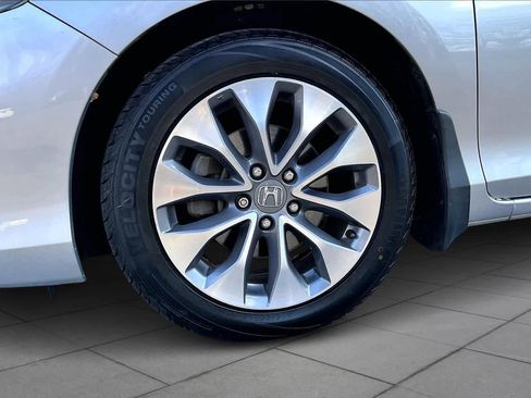 Used 2015 Honda Accord EX image 10