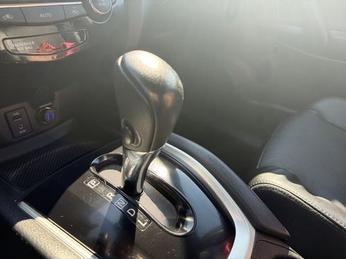 Used 2016 Nissan Rogue SL w/ SL Premium Package image 26