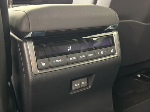 Used 2024 Lexus GX 550 w/ Accessory Package (31) AWD/4WD image 26