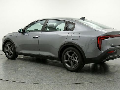 Used 2025 Kia K4 LXS image 6