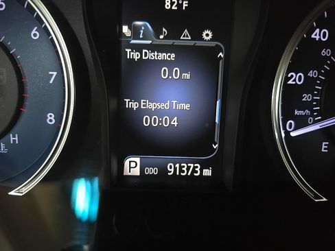Used 2017 Toyota Camry LE w/ Moonroof Package FWD image 23