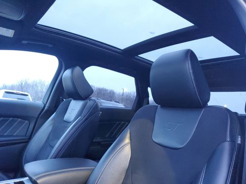 Used 2022 Ford Edge ST w/ Equipment Group 401A image 18