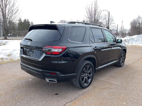 Certified 2023 Honda Pilot Sport image 5