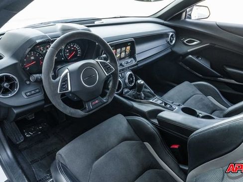 Used 2018 Chevrolet Camaro SS image 2