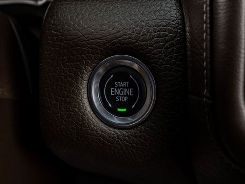 Used 2024 GMC Yukon XL Denali w/ Advanced Technology Package image 23