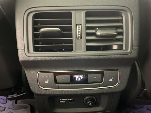 Used 2023 Audi Q5 2.0T Prestige w/ Prestige Package image 38