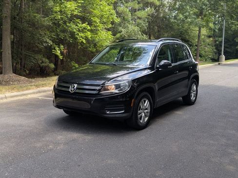 Used 2016 Volkswagen Tiguan S FWD image 1