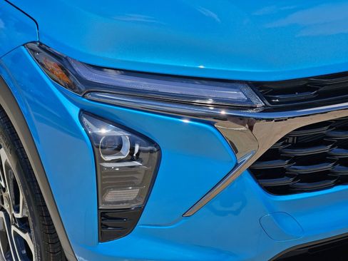 New 2026 Chevrolet Trax RS w/ Sunroof Package FWD image 10