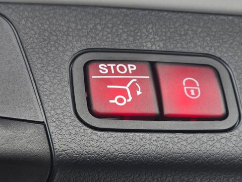 Certified 2025 Mercedes-Benz GLB 250 GLB 250 image 23