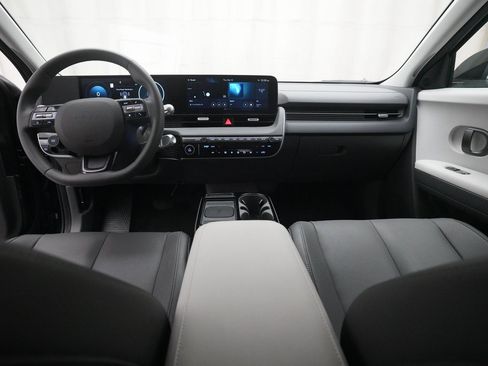 Used 2025 Hyundai Ioniq 5 SEL image 4