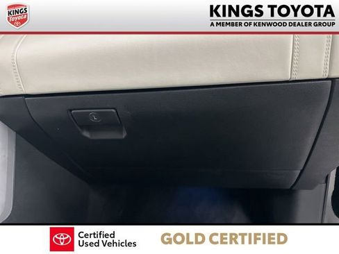 Used 2022 Toyota Tundra Capstone AWD/4WD image 28