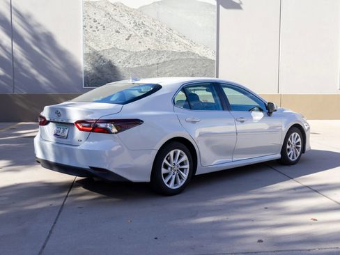 Used 2024 Toyota Camry LE FWD image 4