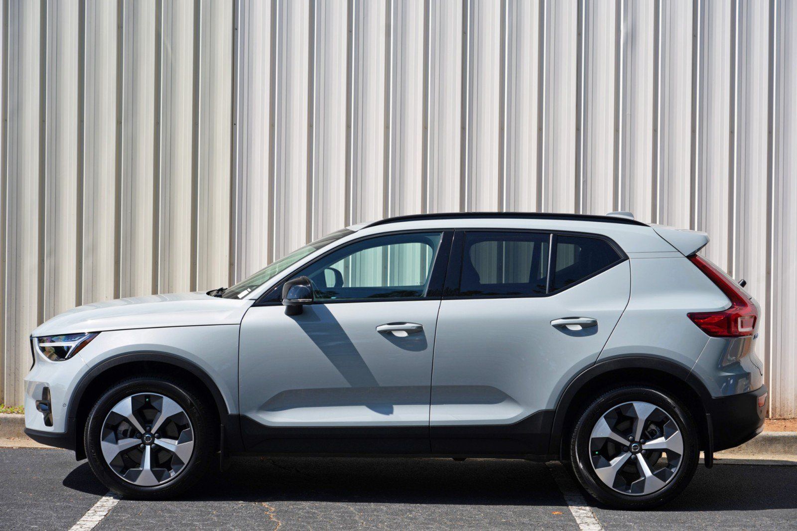 Used 2024 Volvo XC40 B5 Plus w/ Climate Package AWD/4WD image 48